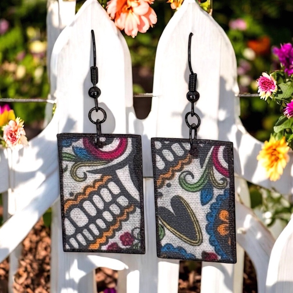 5 For $25💫 Groovy Unique Dangles